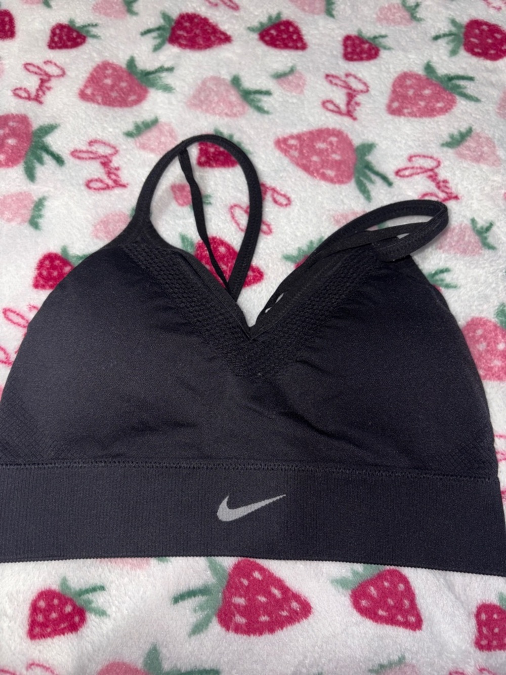Nike Black Low-Impact Seamless Sports Bra with Thin Straps